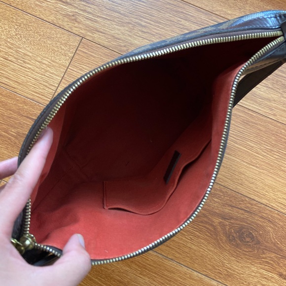 LOUIS VUITTON Illovo MM Damier Ebene Top Handle Bag - Picture 4 of 9